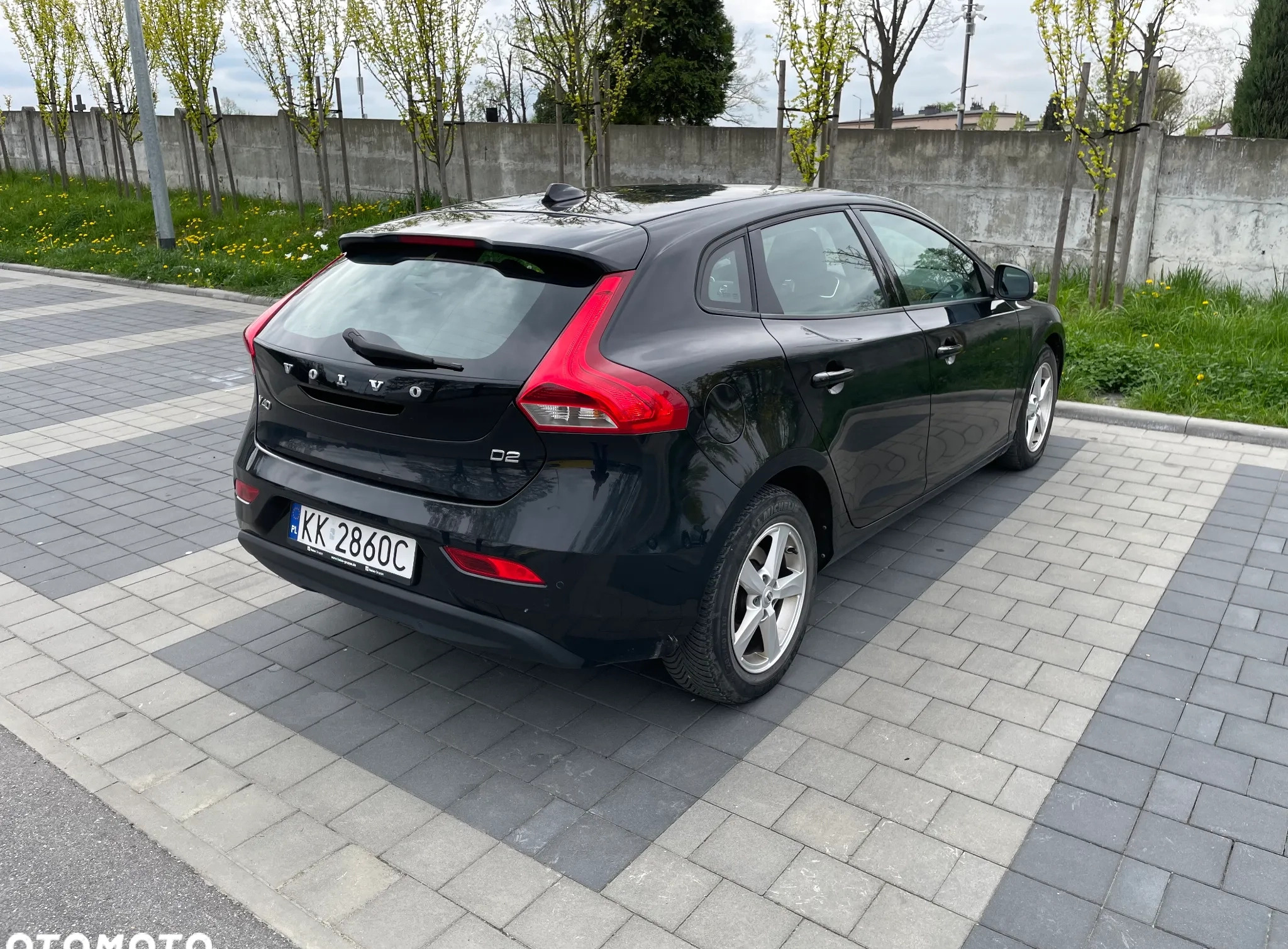 Volvo V40 cena 59040 przebieg: 191000, rok produkcji 2017 z Kraków małe 37